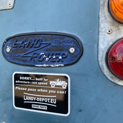 Gestaltete und produzierte Aufkleber als Give-Away für „Landy Depot“, Landrover-Ersatzteileshop und Werkstatt in Wiesbaden-Diedenbergen