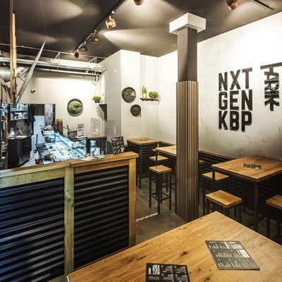 NXT GEN KBP, Wandlogo aus Acryl