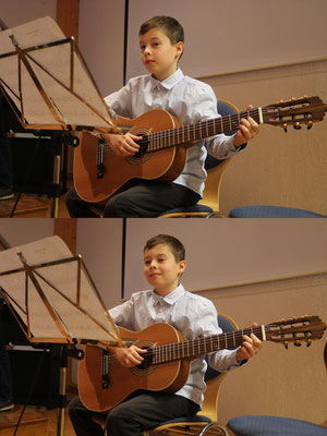 Jonas an der Gitarre mit einer Etüde in a-Moll