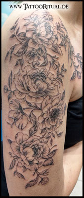 Tattoo Fineline Rosen - erster Stich, Tattoo Rostock