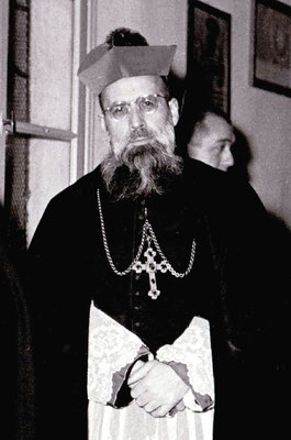 Mons. Girolamo Bortignon (1905-1922), vescovo di Padova. Nella sua diocesi proibì i Gruppi di preghiera e perseguitò due sacerdoti devoti del Padre. Coinvolto nell'affare Giuffrè e amico del Papa Buono, ispirò la più grave persecuzione portata al Frate