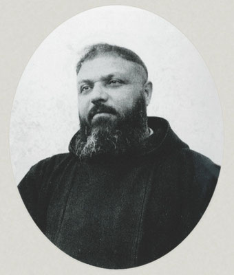 Padre Paolino di Tomaso da Casacalenda (1886-1964); nel 1916, da guardiano, portò Padre Pio nel convento di San Giovanni Rotondo; lo era ancora il 20 settembre 1918, quando il Padre ebbe le stimmate permanenti. Fu Ministro provinciale dal 1944 al 1950