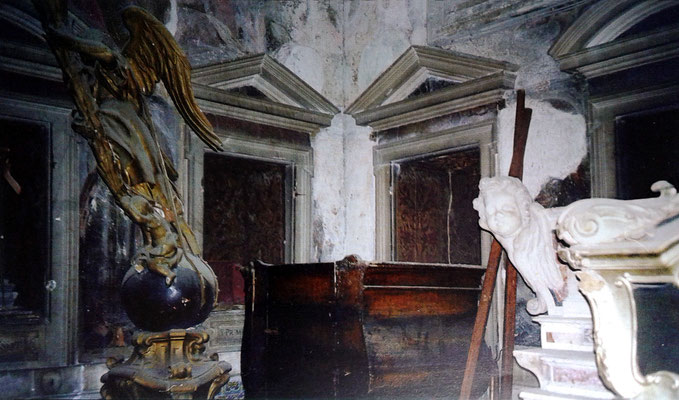 Le nicchie timpanate progettate dal Dosio per ospitare i busti-reliquiari dei Santi provenienti da Lesina [da Mammarella, Larino sacra, II, San Severo 2000; foto Zurolo]