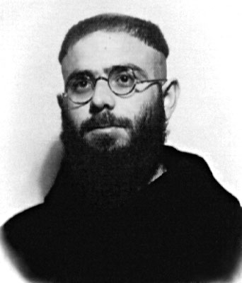 Padre Rosario da Aliminusa (1914-1983), in un'immagine giovanile. In seguito alla visita di Maccari, dalla Sicilia venne nominato nuovo guardiano a S. Giovanni, dove giunse nel settembre 1960. Per oltre tre dolorosi anni fu il "carceriere" del Padre