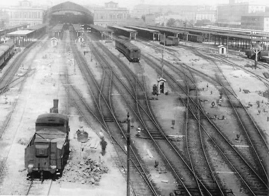 I binari della Stazione Termini di Roma, come si presentava agli inizi del Novecento. La costruzione venne iniziata nel 1868 e portata a conclusione nel 1874
