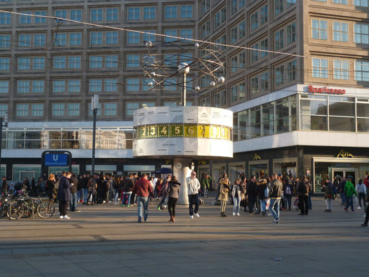 Berliner Weltzeituhr Tourguide