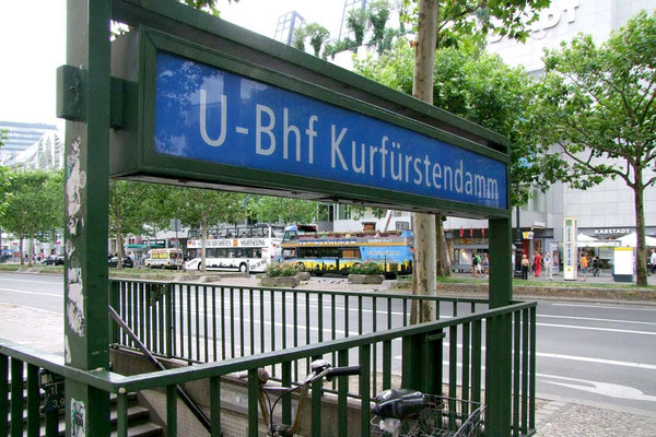 Berlin - Kurfürstendamm U-Bahnhof Eingang ©Jürgen Marquardt /www.free-fotos-berlin.de