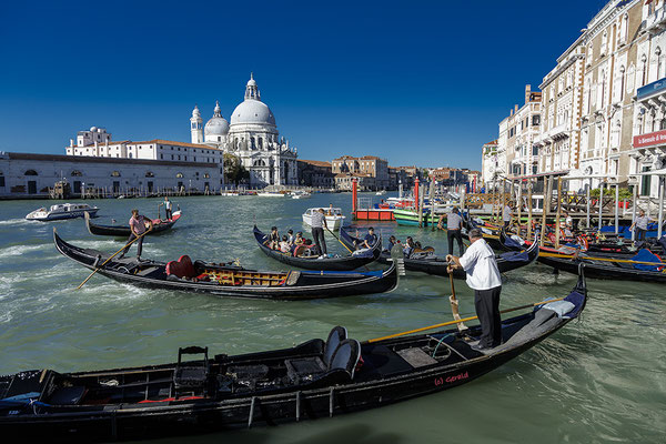 Traffic jam with gondola's