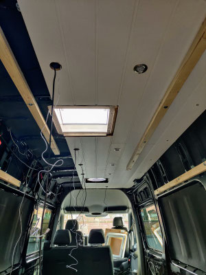 Einbau der Decke inkl. LED-Spots