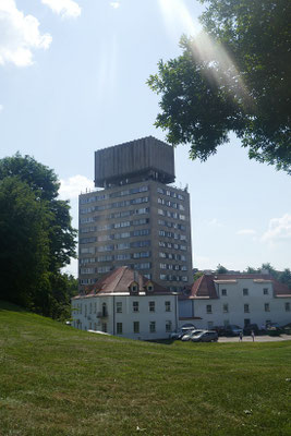 Grenzstadt Narva - bröckelnde Sowjetplattenbauten