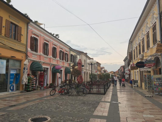 Shkodra - schöne Fußgängerzone