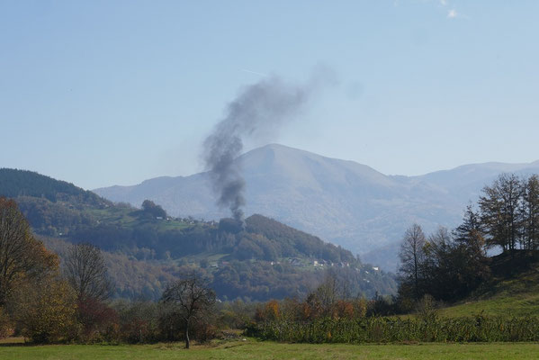 Autocamp Rabrenovic - Müllverbrennung in den Bergen