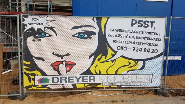 Mesh-Bauzaunbanner für Gewerbeflächenwerbung auf einer Baustelle