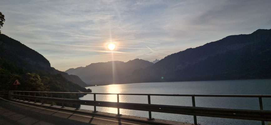 Am Thunersee entlang in Richtung Hasliberg