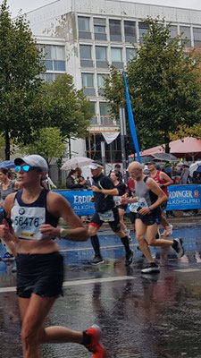 Kurz vor dem Ziel des Berlin-Marathon 2019