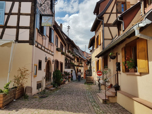 Noch so ein malerisches Gässchen im Elsass