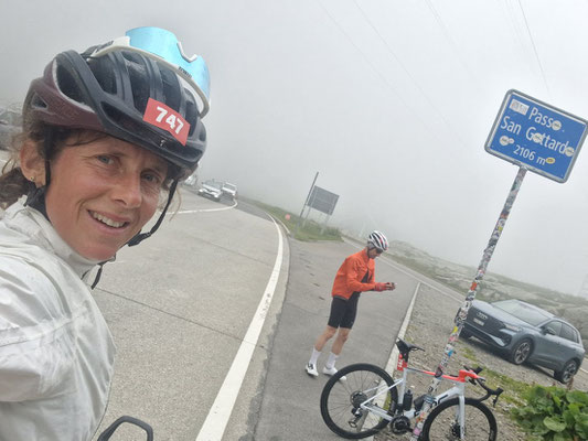 Oben auf dem Gotthard - Nebel, während in Burgdorf die Sonne schien. 
