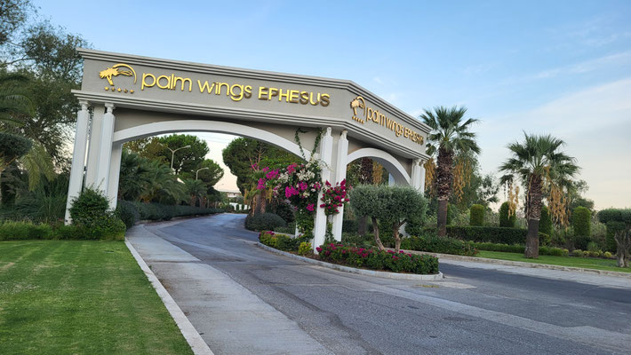 Bogen zum Hotel Palm Wings Ephesus Kusadasi