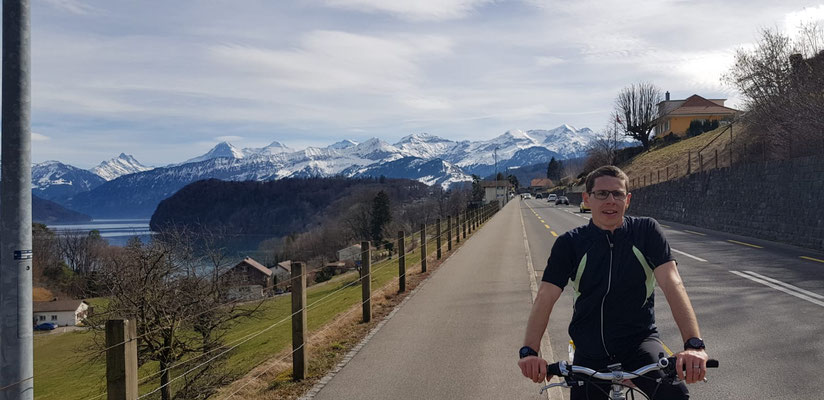 Das Wetter spielte mit - Dinu kurzärmlig am Bike and Run um den Thunersee