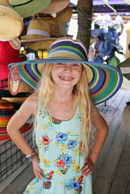 Natalie kann Hüte sehr gut tragen :) 