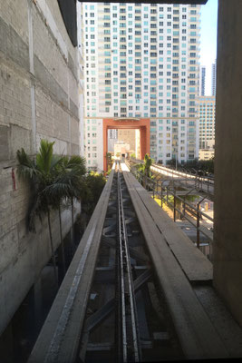 Unterwegs mit dem "Metromover", einer kostenlosen Bahn 