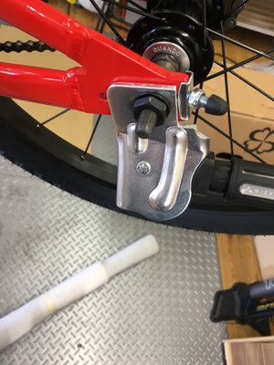 ヨツバサイクル再入荷です!今回は新発売の専用スタンドも入荷 ヨツバサイクル再入荷です!今回は新発売の専用スタンドも入荷