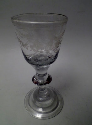 Lauenstein Kelchglas m. Glockenfuß um 1750 mit eingestochen Perlen und Blase im Schaft