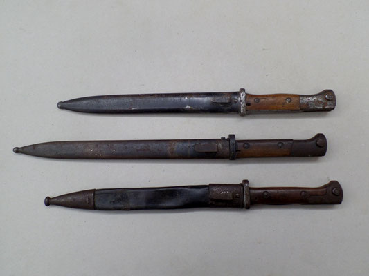 Bajonette mit unterschiedlichen Herstellerpunzen, 2. Weltkrieg 
