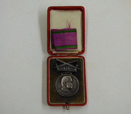 Verdienstmedaille mit Jahresspange und Etui Carl Eduard von Sachsen Coburg Gotha