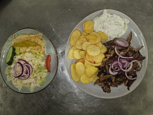 70 Gyros Teller mit Zaziki