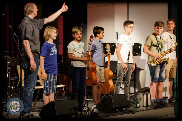 Uczestnicy jazzowych warsztatów w Szkole Muzycznej w Hilden zaprezentowali swoje umiejętności muzyczne wspólnie ze swoimi wykładowcami.