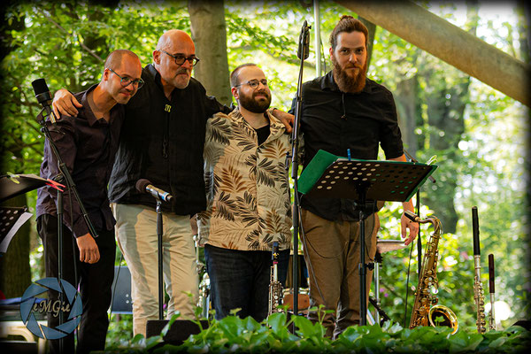 Emiliano Sampaio, gui - Heinrich von Kalnein, tsax/ssax/flt/alto flt - Luis de Olivieira, dr - Thomas Wilding, eb