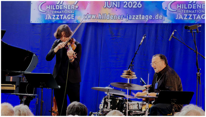 Mateusz Smoczynski, violin, basritone violin. Ramon Lopez, dr, table