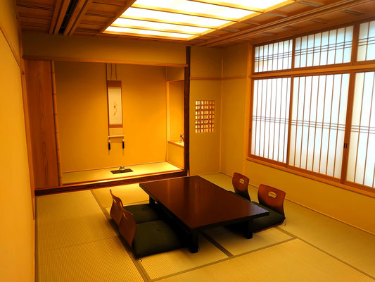 日本建築　伝統建築　京都　宮川町　お茶屋しげ森　小間　和室