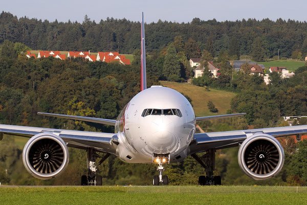 Line-up, Swiss Boeing 777, Zürich-Kloten, Switzerland