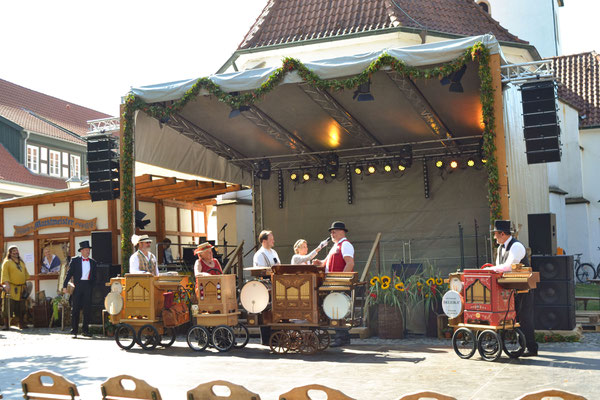 Historischer Markt Bad Essen - Drehorgelspieler