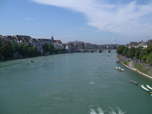 Rhein, nordwärts von der Wettsteinbrücke aus gesehen