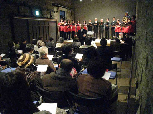古河市坂長の石蔵で、クリスマス・ミニコンサート開催　2012年