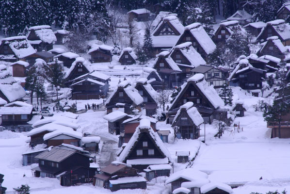 雪の白川郷