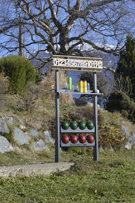 ROLL 12 Model for Bocce installed on H125 Bracket with storage for 8 Bocce balls