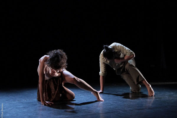 "Je viens du deux" Compagnie de dos /Dorine Aguilar, Guillaume Chan Ton Photo ©Eva Doreau