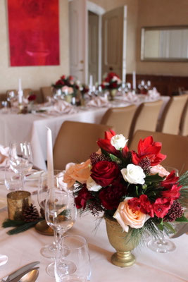 Goldenes Pokalgefäß für elegante Hochzeit Dekoration