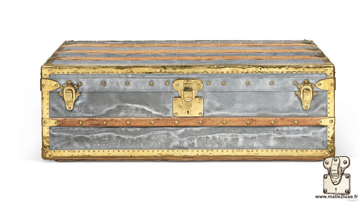 Malle explorateur zinc Louis Vuitton - 100 800 €