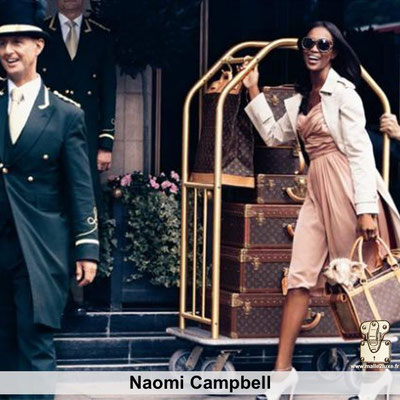 Naomi campbell aime les malles louis vuitton