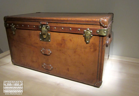 musée du bagage louis vuitton trunk malle