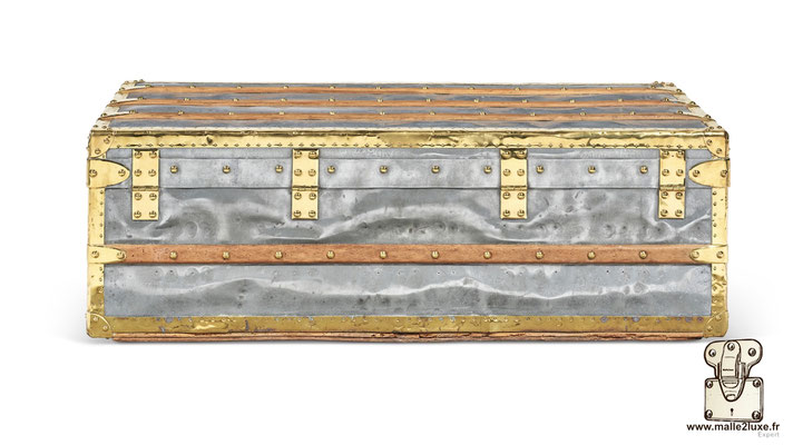 Malle explorateur zinc Louis Vuitton - 100 800 €