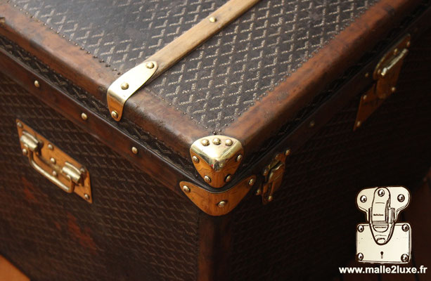 la malle en coin goyard