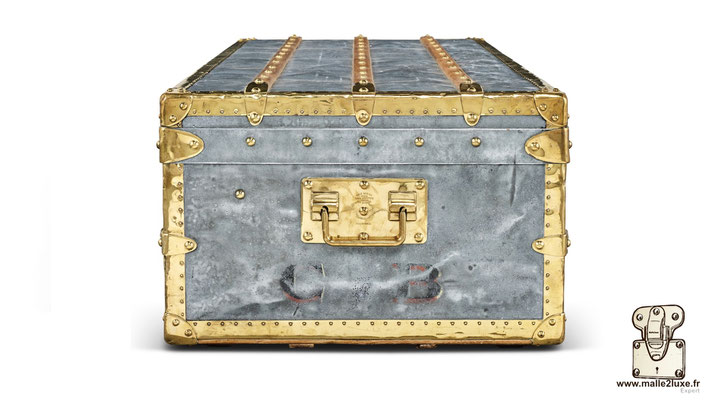 Malle explorateur zinc Louis Vuitton - 100 800 €