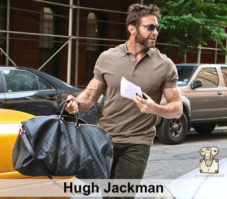 Hugh jackman est super musclé et il adore voyager avec son sac Keepal Louis Vuitton superbe beau sac a main pour homme star NY 