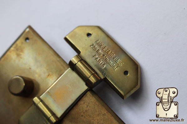 Vintage Aux États-Unis solid brass lock for suitcases and trunks, authentic original part.